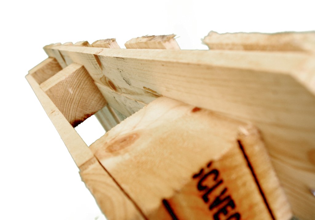 Trabajos en madera reciclada Lag•oms Palets - Expositor de navajas madera  100 x 100 reciclada